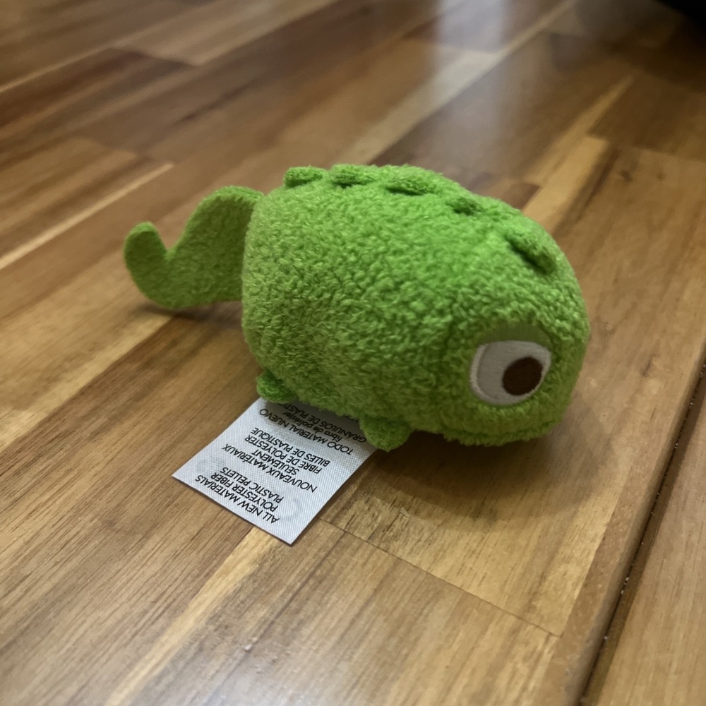 Disney Mini Tsum Tsum Plush - Pascal from Tangled - Disney Store US - Picture 1 of 7